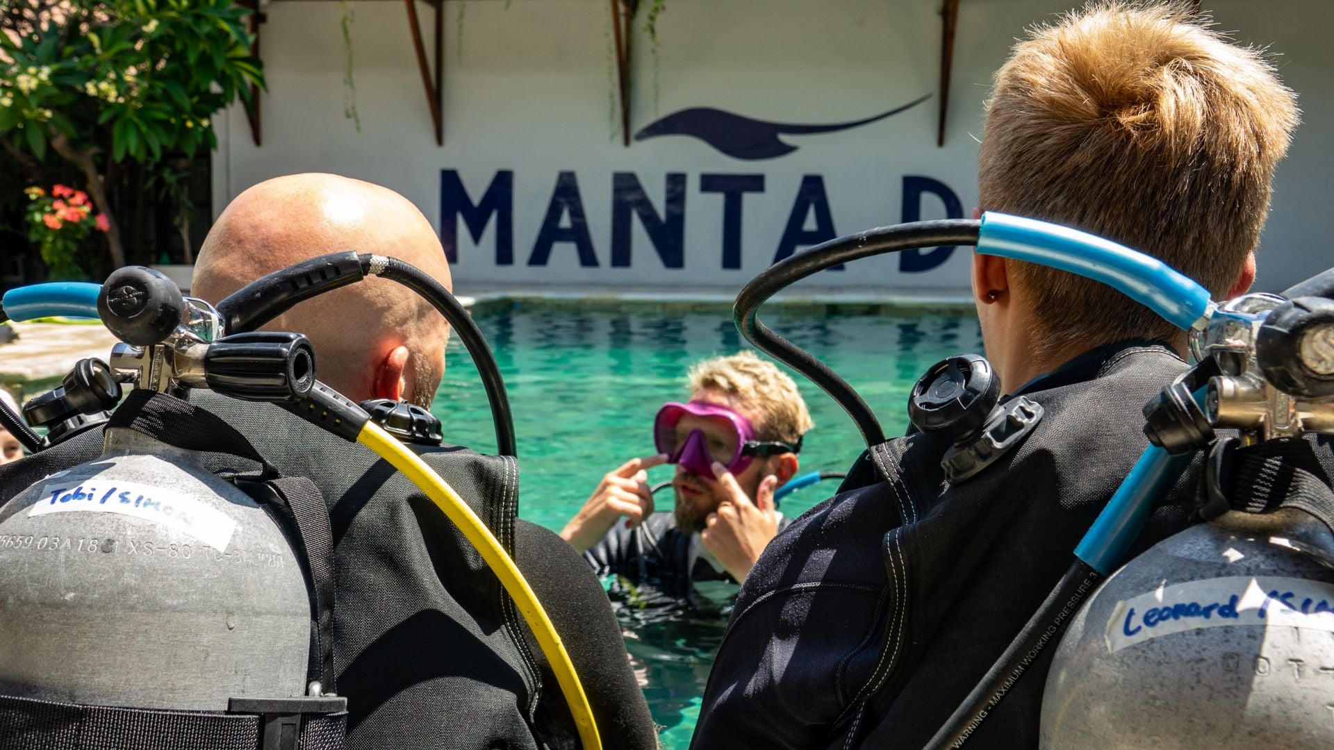 pool skills discover scuba