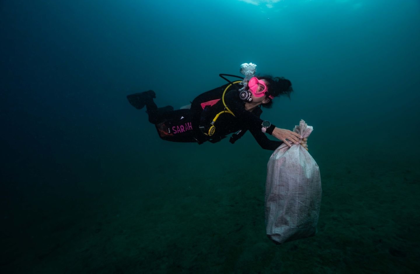 Clean up dive Gili Islands Lombok Manta Dive