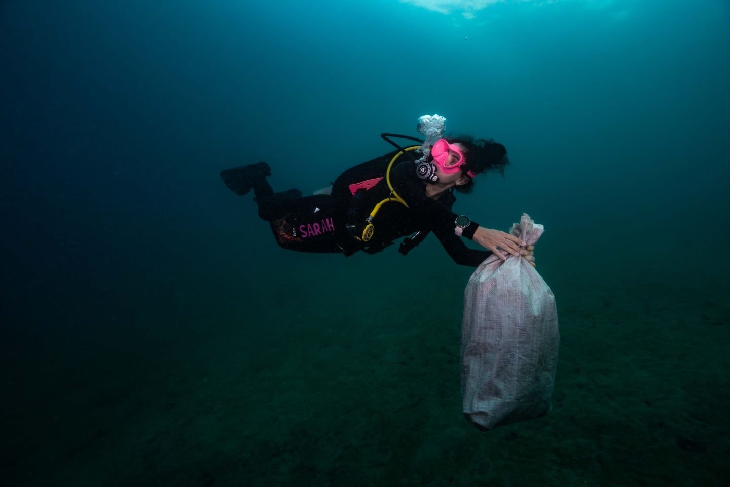 Clean up dive Gili Islands Lombok Manta Dive