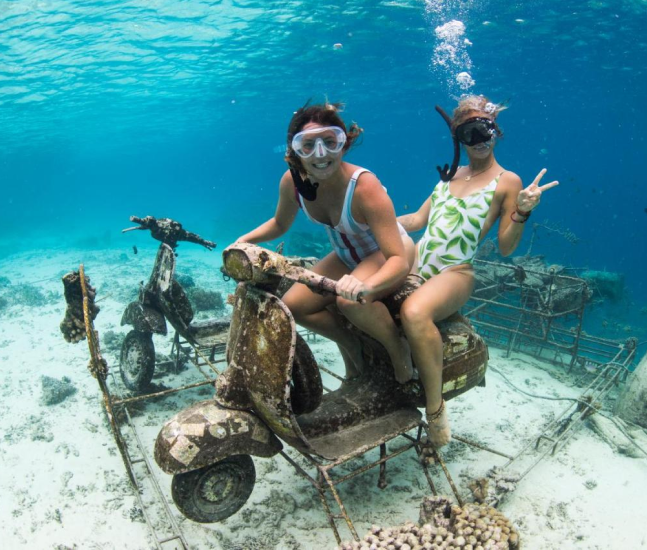 underwater scooter gili islands snorkling