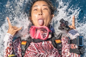Tongue out backroll - manta dive gili trawangan